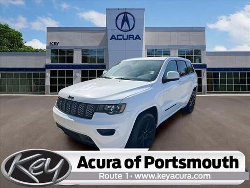 Used 2017 Jeep Grand Cherokee Altitude AWD/4WD image 1