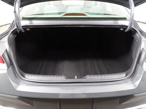 Used 2024 Hyundai Elantra SEL image 13