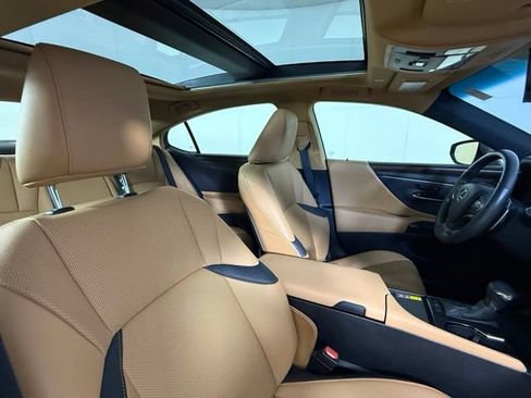 Used 2025 Lexus ES 350 w/ Premium Package FWD image 33