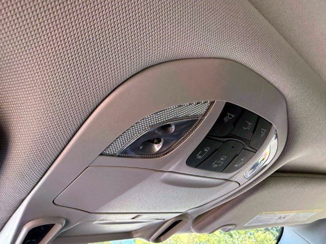Certified 2024 Chrysler Pacifica Limited FWD image 34