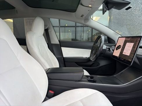 Used 2019 Tesla Model 3 Performance image 10