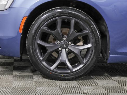 Used 2022 Chrysler 300 Touring w/ Sport Appearance Package RWD image 20