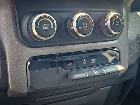 Used 2021 RAM 1500 Big Horn AWD/4WD image 23