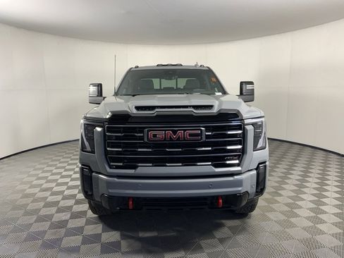 Used 2024 GMC Sierra 2500 AT4 w/ AT4 Premium Plus Package image 4