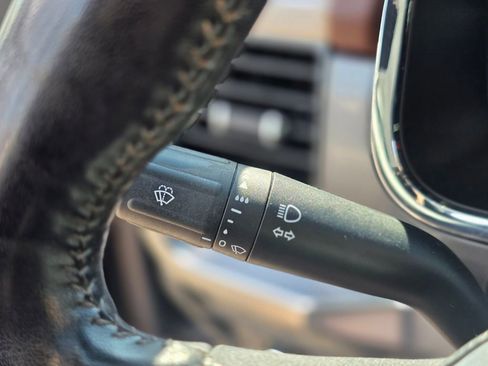 Used 2023 Ford F150 Lariat image 34