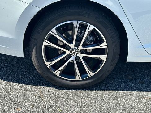 Used 2025 Volkswagen Jetta Sport image 33