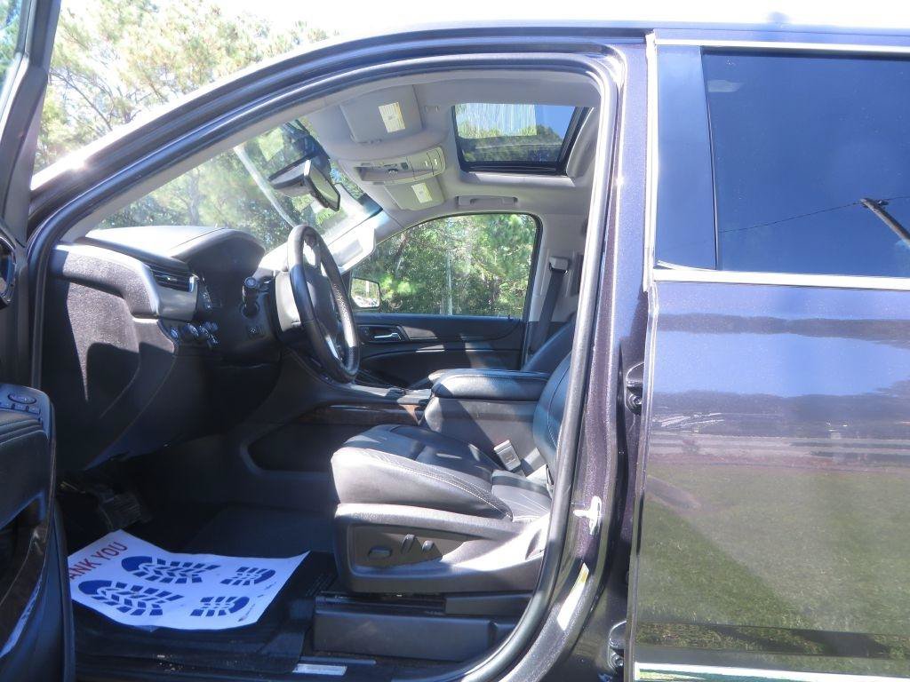 Used 2018 Chevrolet Suburban LT w/ LT Signature Package AWD/4WD image 11
