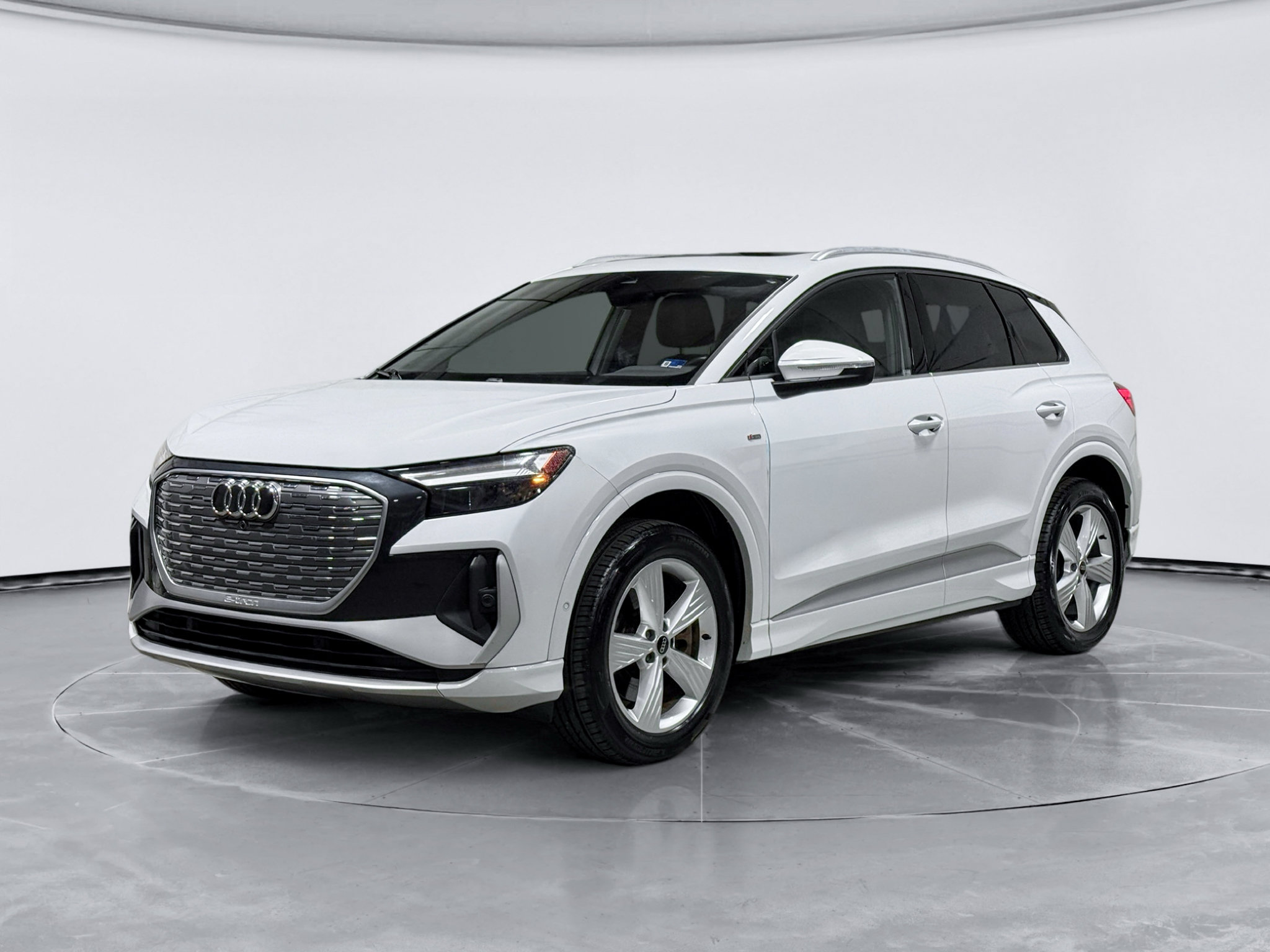 Used 2023 Audi Q4 e-tron Premium Plus AWD/4WD image 1