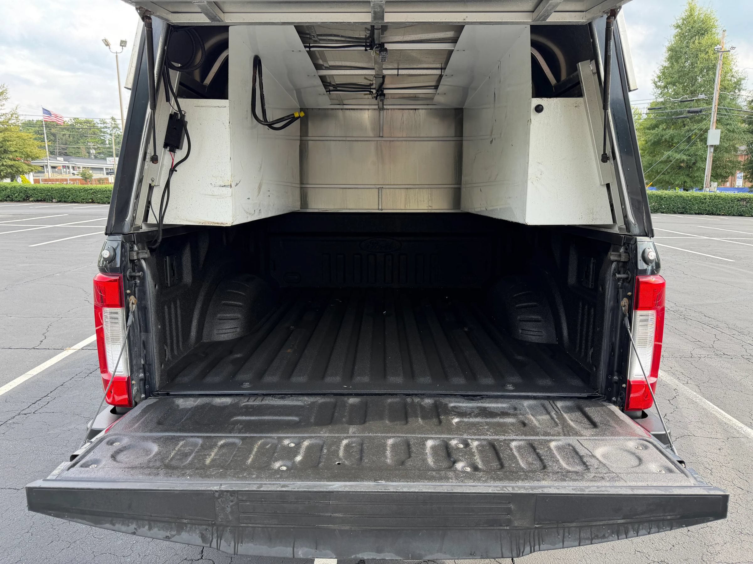 Used 2019 Ford F250 XL w/ Power Equipment Group AWD/4WD image 9