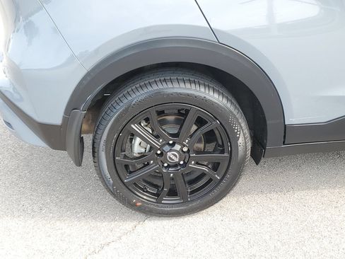 Used 2023 Nissan Kicks SR w/ SR Premium Package FWD image 5