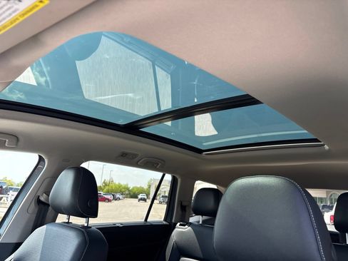 Used 2021 Volkswagen Atlas SE w/ Panoramic Sunroof Package AWD/4WD image 10
