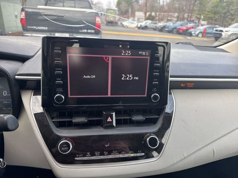 Used 2020 Toyota Corolla LE image 8