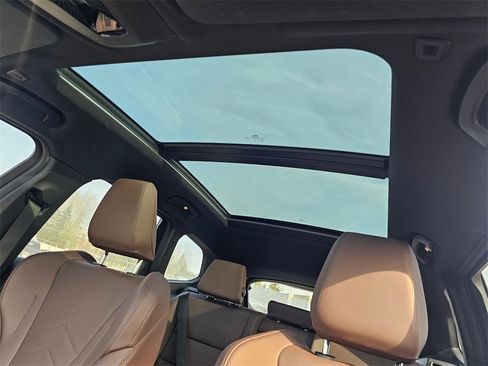 Used 2025 BMW X1 xDrive28i w/ Convenience Package image 11