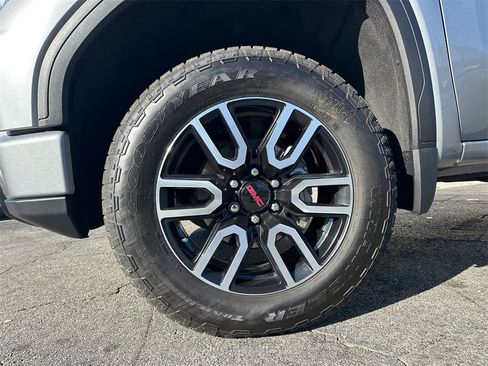 Used 2024 GMC Sierra 1500 AT4 w/ Technology Package image 12