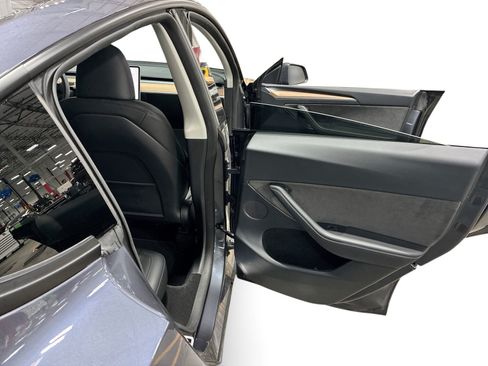 Certified 2023 Tesla Model Y Long Range AWD/4WD image 12