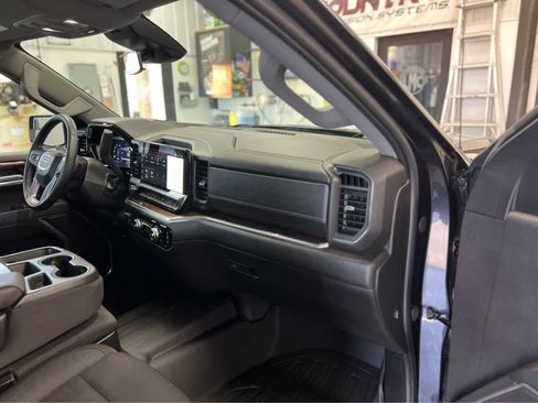 Used 2023 GMC Sierra 1500 Elevation image 17