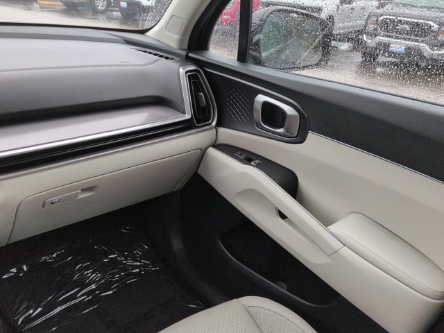 Used 2024 Kia Sorento S w/ Panoramic Sunroof Package FWD image 17