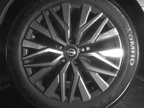 Used 2025 Nissan Altima 2.5 SV image 14