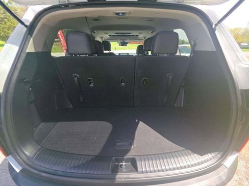 Used 2022 Kia Telluride S image 11