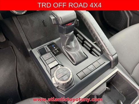 Certified 2024 Toyota Tacoma TRD Off-Road AWD/4WD image 19