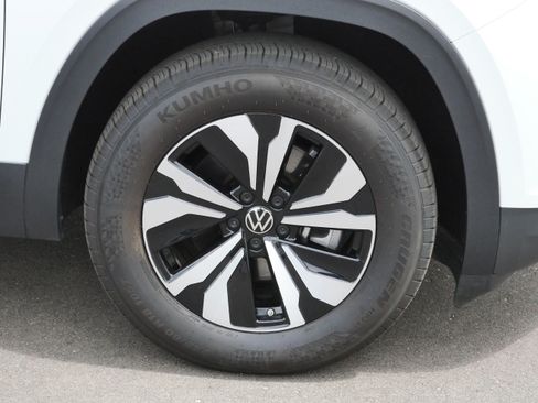 Certified 2025 Volkswagen Atlas SE AWD/4WD image 15