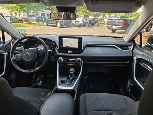 Used 2024 Toyota RAV4 XLE AWD/4WD image 14