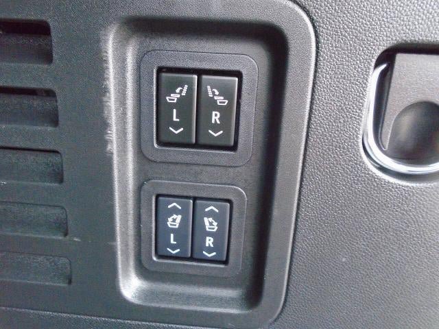 Used 2024 Chevrolet Traverse RS AWD/4WD image 36