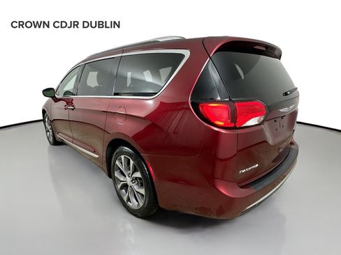Used 2017 Chrysler Pacifica Limited FWD image 7