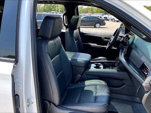 Used 2025 Chevrolet Tahoe RST w/ Advanced Technology Package AWD/4WD image 30