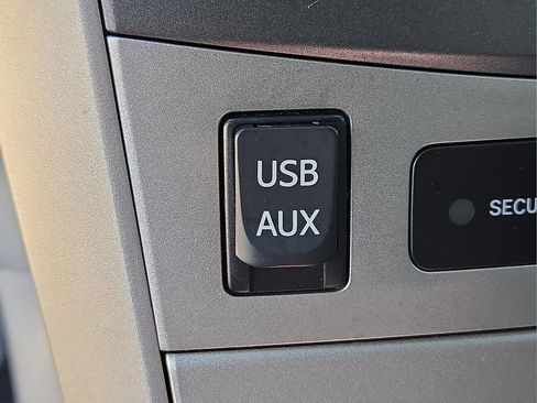 Used 2013 Toyota Corolla LE image 26