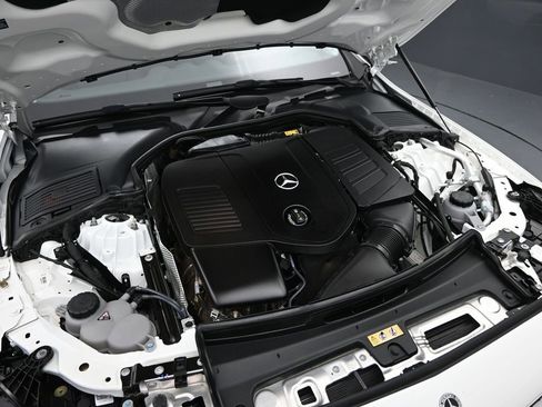 Used 2023 Mercedes-Benz C 300 Sedan image 10