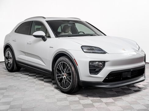 Certified 2025 Porsche Macan Electric w/ Premium Package RWD image 10