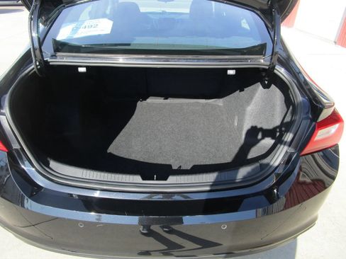 Used 2024 Chevrolet Malibu LT FWD image 18