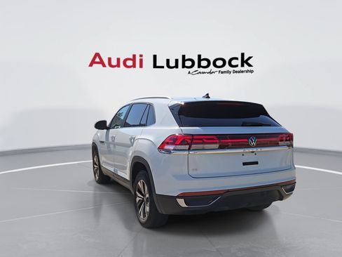 Used 2024 Volkswagen Atlas Cross Sport SE FWD image 7