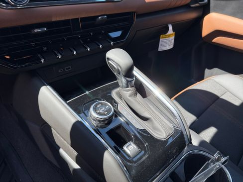 New 2026 GMC Canyon AT4 image 13