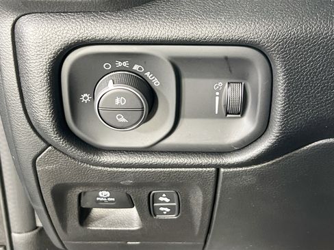 Used 2022 RAM 1500 Big Horn AWD/4WD image 10
