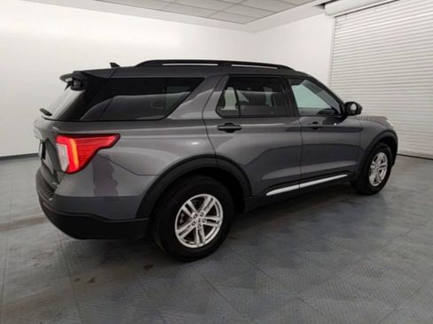 Used 2023 Ford Explorer XLT w/ Equipment Group 202A image 8