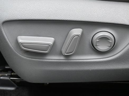 Used 2022 Toyota Highlander Limited image 10