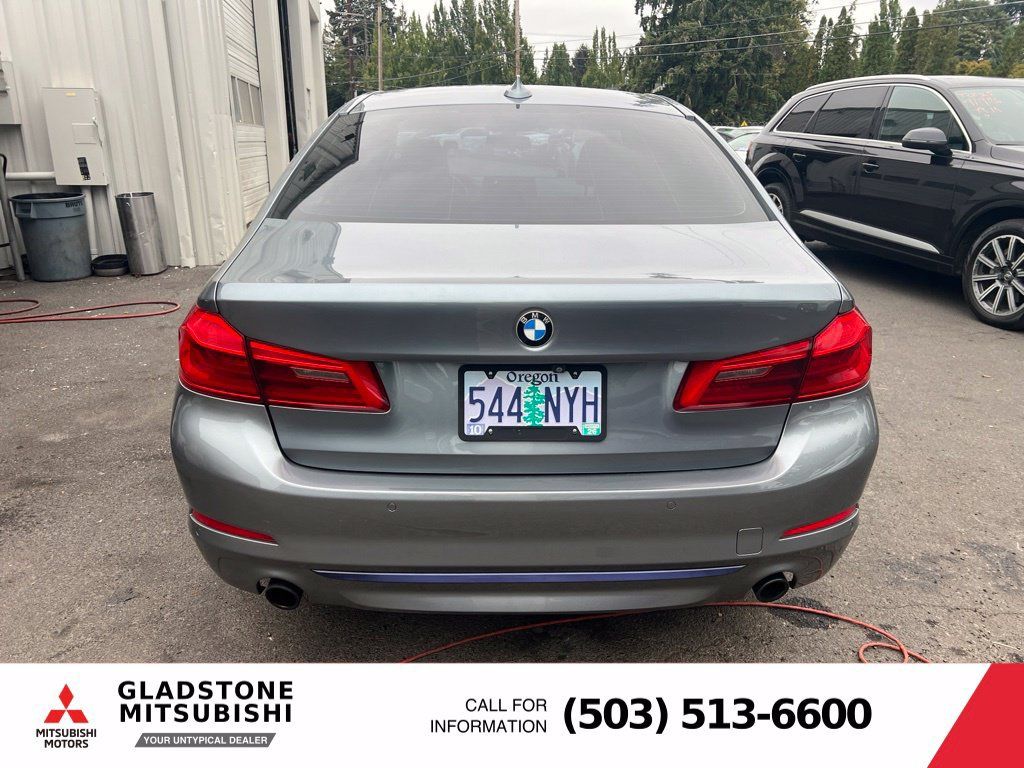 Used 2018 BMW 530e xDrive AWD/4WD image 7