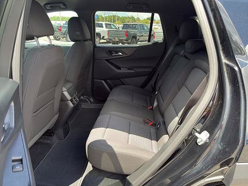 Used 2025 Chevrolet Equinox LT w/ Safety and Technology Package AWD/4WD image 17