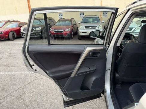 Used 2013 Toyota RAV4 XLE image 21
