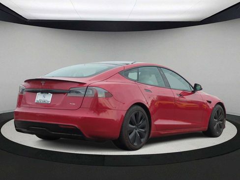 Used 2021 Tesla Model S Plaid image 8