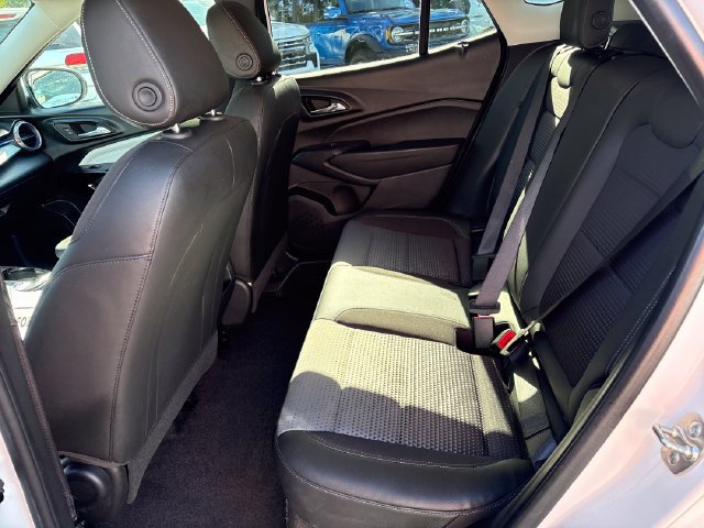 Used 2025 Chevrolet Trax LT w/ Driver Confidence Package FWD image 20