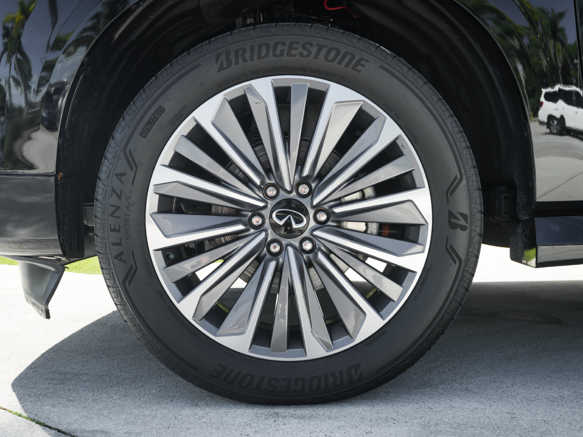 Certified 2025 INFINITI QX80 Luxe RWD image 36
