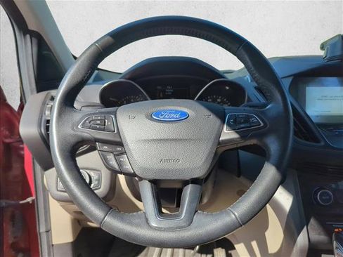 Used 2019 Ford Escape SEL image 13