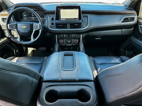 Used 2024 Chevrolet Suburban Premier image 29