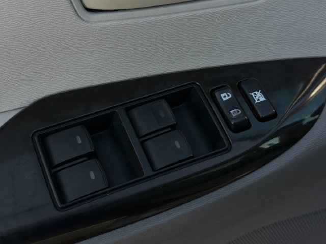 Used 2012 Toyota Sienna LE FWD image 14
