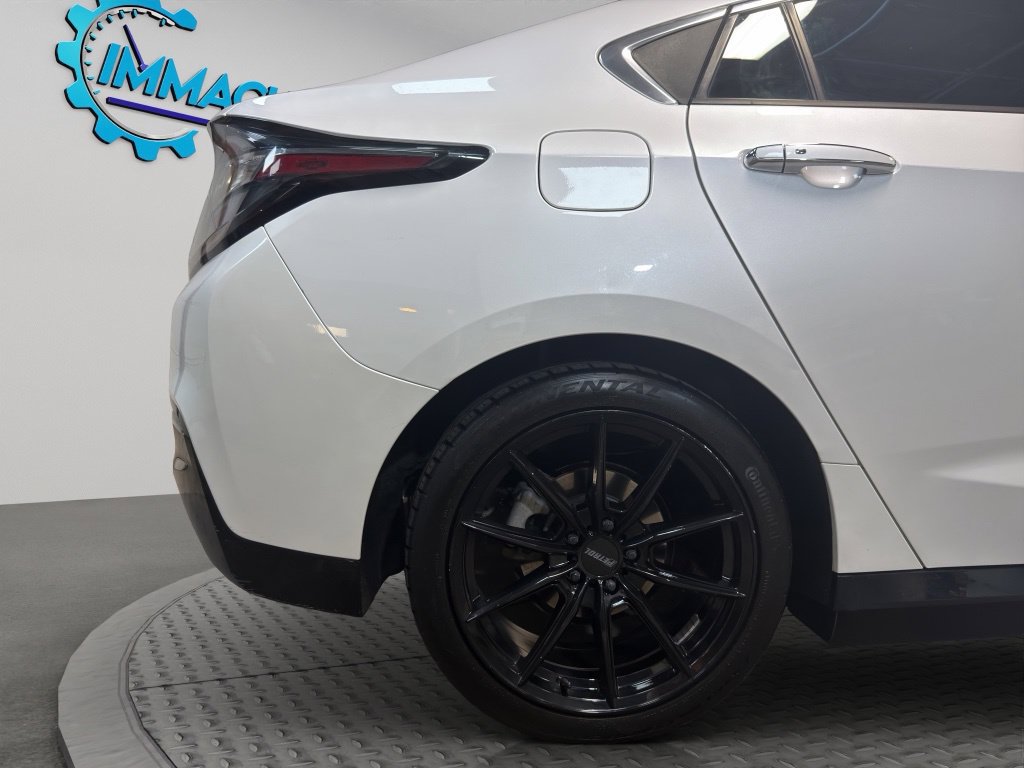 Used 2017 Chevrolet Volt Premier w/ Driver Confidence II Package FWD image 20