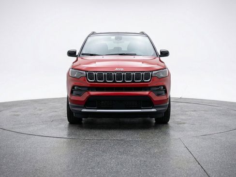 Used 2025 Jeep Compass Limited image 2