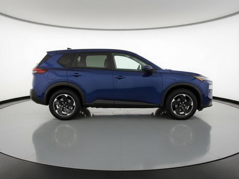 Used 2025 Nissan Rogue SV image 11